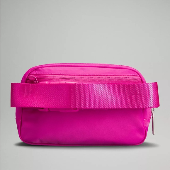 LULULEMON | ✨NEW✨ Everywhere Belt Bag 1L in Sonic Pink - Picture 3 of 6